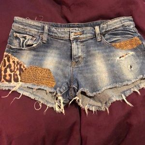 Printed jean shorts